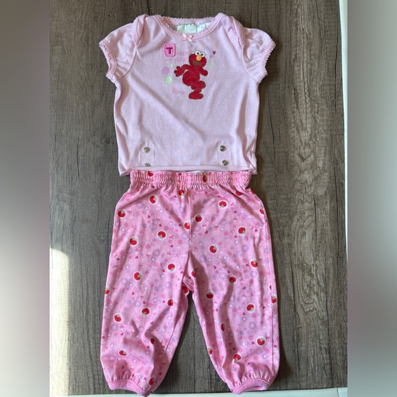Vintage 2000s Y2K Sesame Street Tickle Elmo Pajama Set Short Sleeve Snaps 24M - Picture 1 of 6
